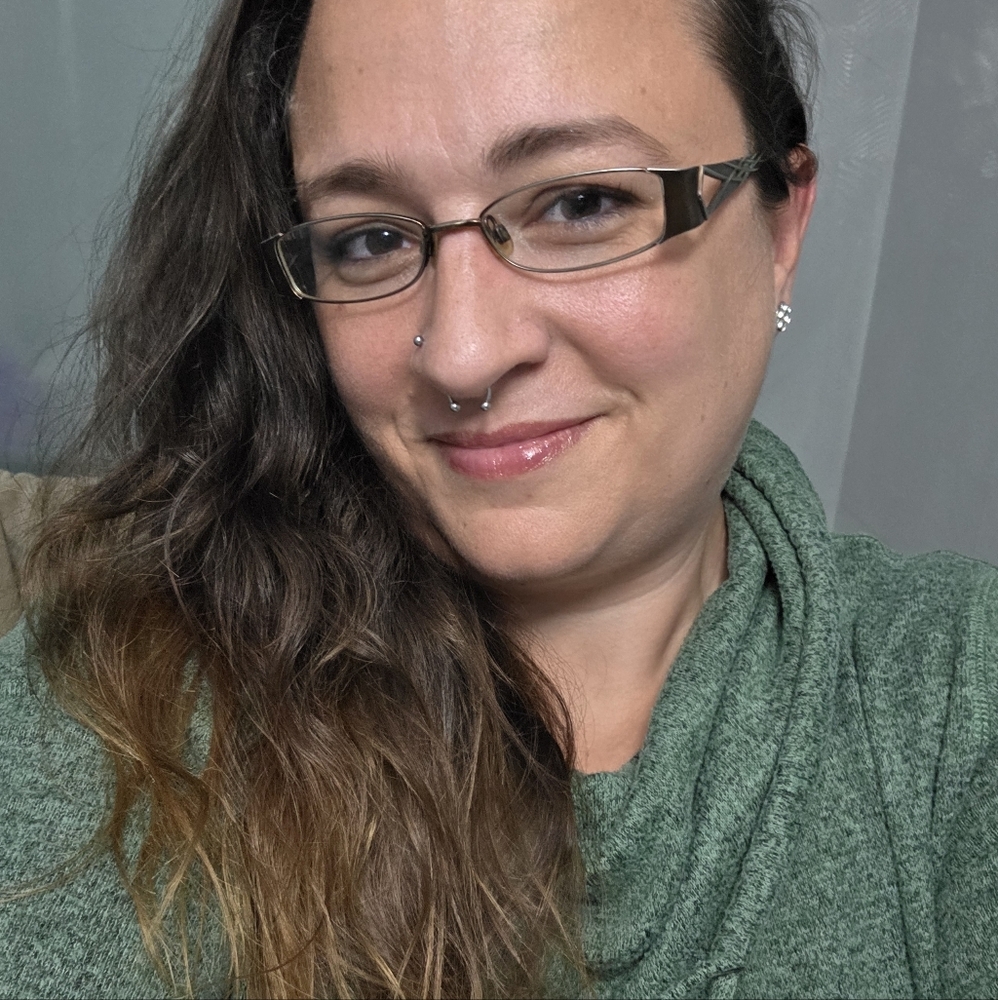 Meet your Posher, Angela